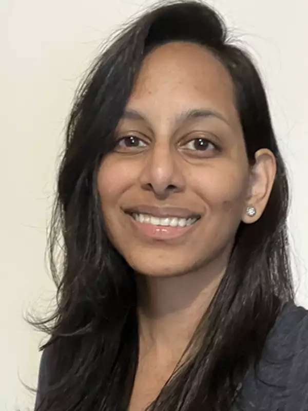photo of anisa against a white background